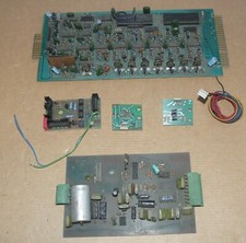 LOT DE CARTES ELECTRONIQUE POUR JEUX D'ARCADE OU FLIPPER  NON IDENTIFIER.