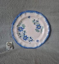 Assiette en faïence artiste
