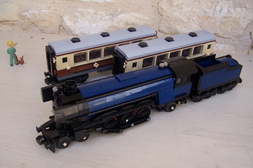 Lego train emerald - lego, night