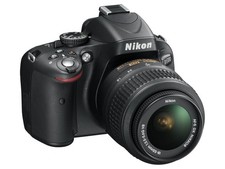 Nikon D5100  16,2 Mpix Appareil Photo Reflex Numérique Kit avec AF-S DX...