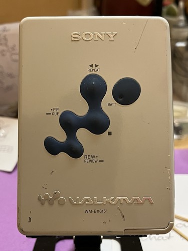 Sony portable cassette - 🟡sony,
