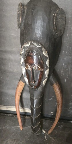 Masque africain éléphant