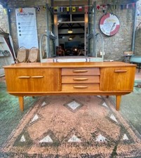 Enfilade vintage en teck vers