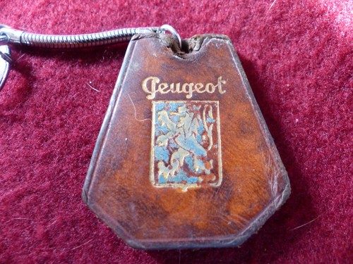Ancien porte clé - , auto
