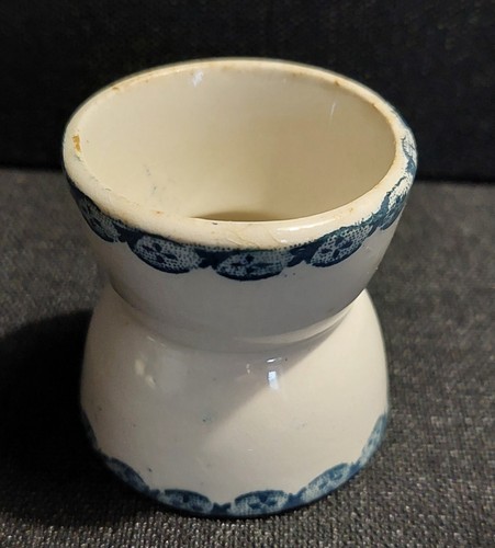 Coquetier diabolo faïence