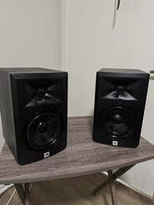 JBL LSR305 Studio Monitor