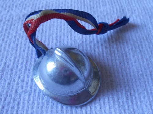 Ancien insigne casque - insigne, pompiers