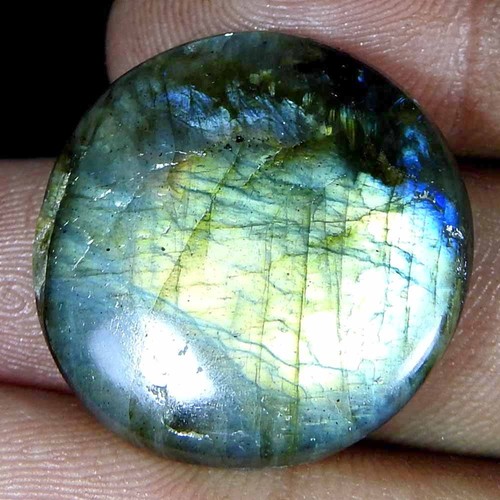 Pierre précieuse cabochon