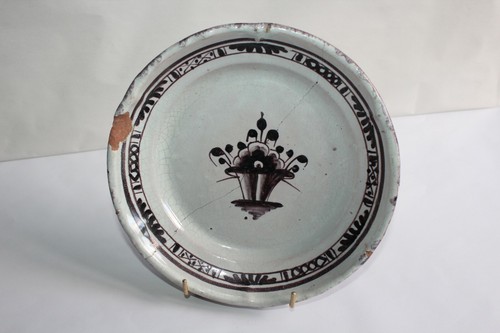 Ancienne assiette cul noir - , en