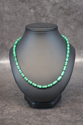 Bijou tres beau - beau, en
