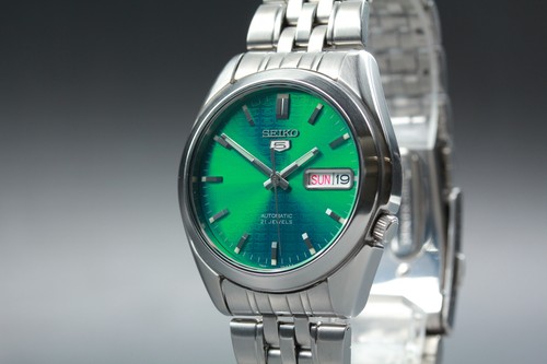 Presque comme neuf montre - comme, neuf]