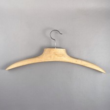 Cintre en bois vintage des