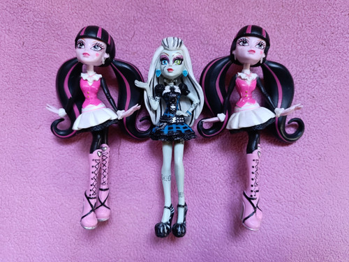 Monster high magazine - monster, figures