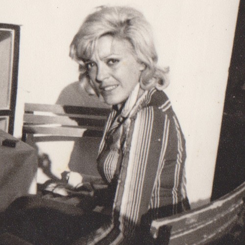 Femme blonde beauté - , en