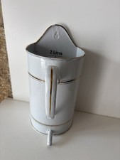 ANCIEN POT A LAVEMENT EMAILLE 2L BLANC CRÈME ET DORÉ RESERVOIR D'EAU DECO JARDIN