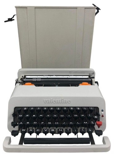 Machine écrire olivetti - À,