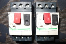 DISJONCTEUR MOTEUR TRIPHASE MONO. 24 à 32A RELAIS THERMIQUE MERLIN GERIN GV2ME32