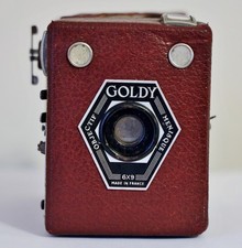 APPAREIL BOX GOLDY 6X9 RARE 1935 COULEUR BORDEAUX.