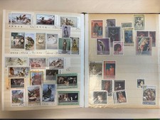 MONDE GROS LOT DE TIMBRES DANS DES CLASSEURS DANS UN CARTON D'ENVIRON 13 KG #58