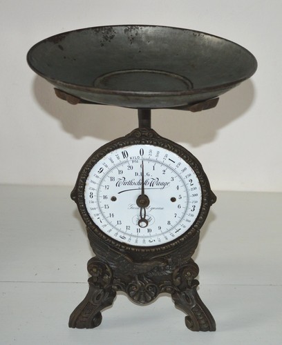 Ancien balance cuisine fonte