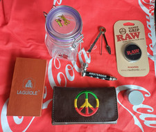 blague à tabac Lasiesta + briquet Laguiole + bocal Juicy jars + grinder + pipe