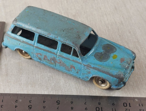 Ancienne voiture peugeot 403 - ancienne, voiture,