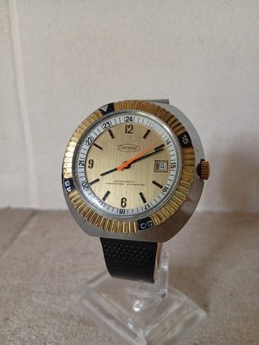Imposante montre homme