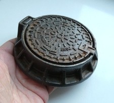 Ancien cendier forme de regard de voierie égout PAMREX St Gobain Pont à Mousson