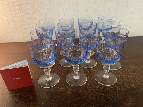 Verres vin modèle - à,