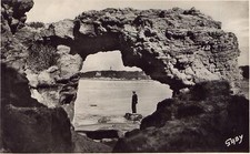 SAINT PALAIS SUR MER Le Pont du Diable Portique sur l'océan