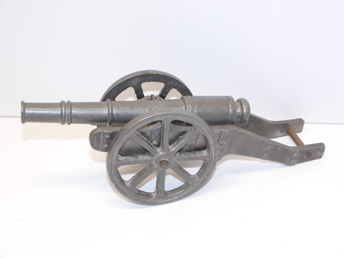 Maquette ancien canon etain - *maquette,