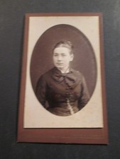 Photo CDV Femme medaillon