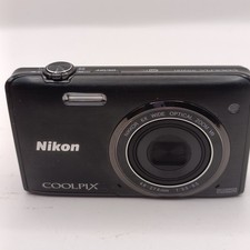 Nikon Coolpix S5200 16MP Digital Camera with battery and charger