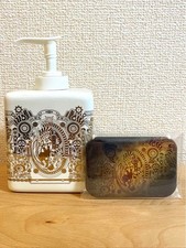 Ensemble d'insignes boîte