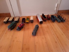 LOT DE LOCOMOTIVES ET WAGONS HORNBY , JEP , LR ( 3 LOCOS , 12 WAGONS )