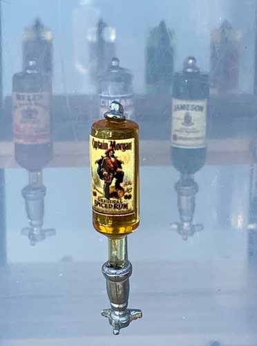 Poupée maison captain morgan - maison,