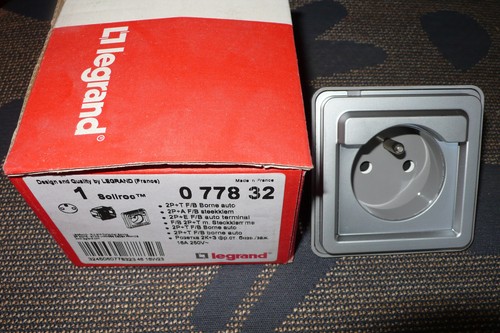 Legrand 077832 prise - prise, courant