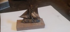 ancienne petite sculpture presse papiers bateau voilier En Regule 