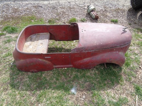 Vintage s pedal car - 30's,