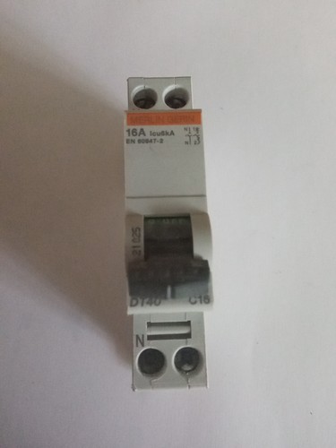 Disjoncteur c16 merlin gerin - merlin,