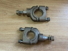 UNE PAIRE DE PONTET SUPPORT DE