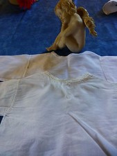 lot 2 anciennes brassiéres