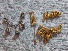 LOT 3 BROCHES UN JOUR AILLEURS