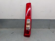 8200415251 feu arrière droit