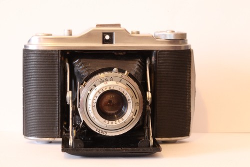 Agfa isolette folding camera - i,