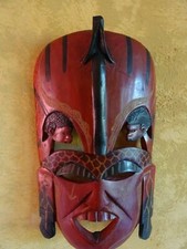 Masque Africain en Bois Sculpté + 2 personnages en forme de lance, Très bon Etat