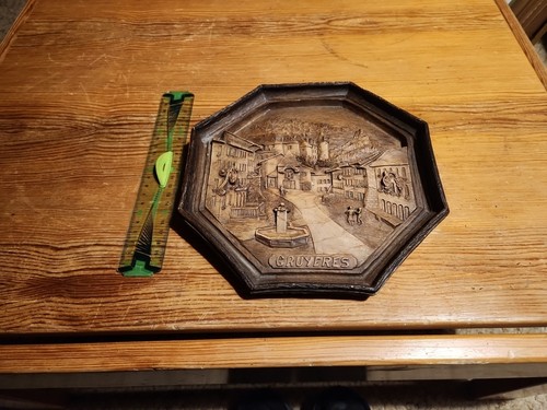 Belle plaque bois gruyeres - plaque,