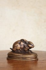 Sculpture Animalière En Bronze XIXeme Lapin Aux Oreilles Couchées, D'après Barye