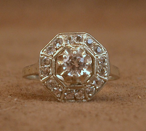 Belle bague ancienne - art, déco