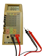 FLUKE 8060A MULTIMETRE NUMERIQUE  TRUE RMS 20000PTS + cordons Fluke neuf